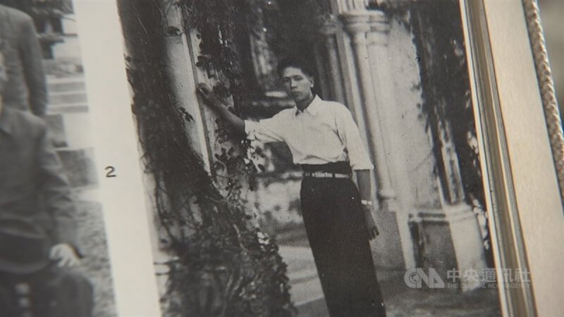 文化大學新聞系學生運作的「文化一周」週報紀載,台灣原住民文物收藏家鄭鈺麟外表高瘦,因為從底層爬起,「無論說話的語氣、態度,他都表現出一種發自內心的謙虛」。(記者翻攝)中央社記者張欣瑜舊金山傳真 113年7月3日