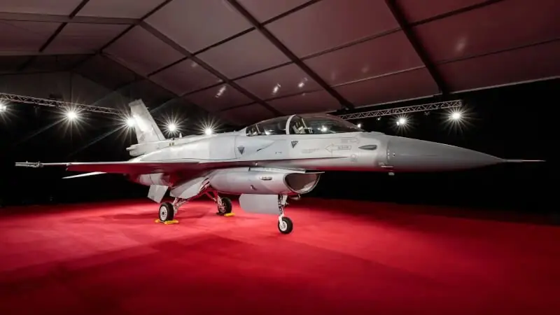 美軍去年交付F-16V blk70戰機給巴林皇家空軍。(圖取自facebook.com/USAFCENT)