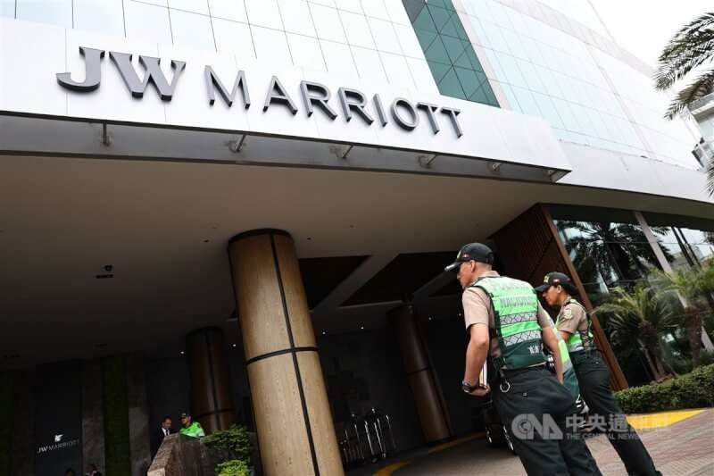 美國總統拜登下榻的利馬JW萬豪酒店,已部署警力戒備。中央社記者翁睿坤利馬攝 113年11月13日