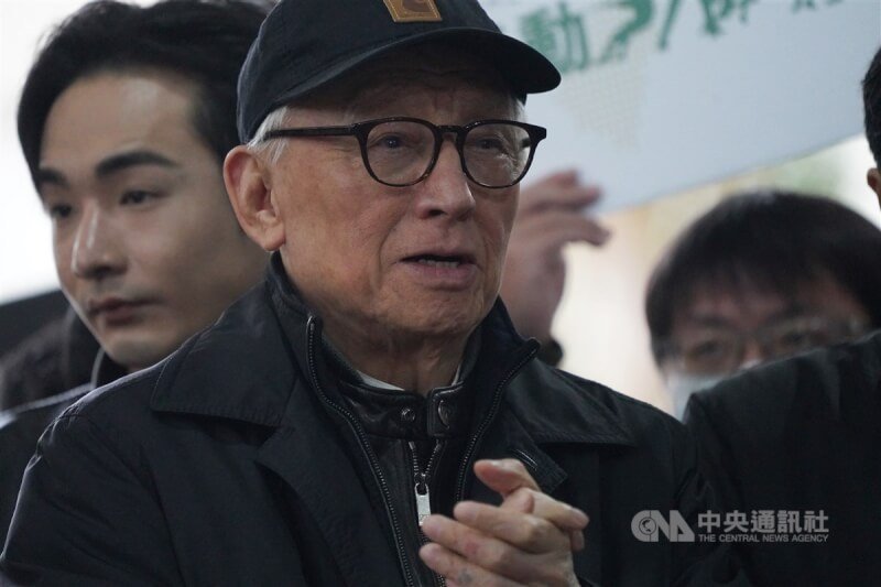 曹興誠(前)表示,這場罷免是反共剿匪、清除內奸的聖戰,請所有台灣人站出來。中央社記者徐肇昌攝 114年2月3日