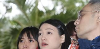 國民黨青年軍組成「罷吳四騎士」，8日向中選會遞交民進黨立委罷免案提議書；罷免案領銜人劉思吟（中）受訪表示，針對另一提案的備補領銜人張延廷資格不符，7日有接到中選會對提案的補正通知，但尚未收到相關公文。中央社記者郭日曉攝　114年2月8日