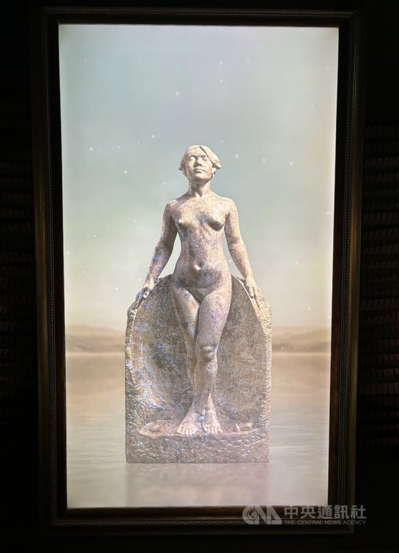 AI藝廊呈現林玉山、陳進、郭雪湖「台展三少年」的膠彩畫作品,台灣藝術家黃土水雕刻作品「甘露水」也透過面板擬真技術再現。中央社記者劉千綾攝 114年4月22日