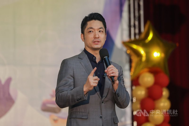 台北市長蔣萬安(圖)8日上午在大安高工出席「台北市公私立各級學校113學年度畢業生市長獎頒獎典禮」,致詞勉勵學生勇於追求自己的夢想。中央社記者裴禛攝 114年6月8日